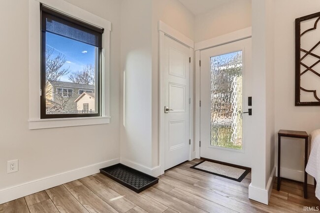 Photo - 110 E Water St