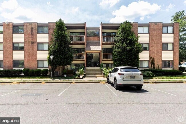 Building Photo - 10725 West Dr Unit 301 Rental
