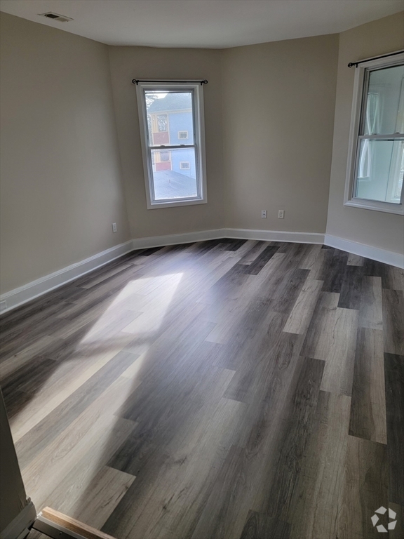 Building Photo - 19 Vinson St Unit 1 Rental