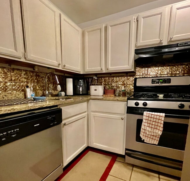Photo - 2050 N Bissell St Unidad 1