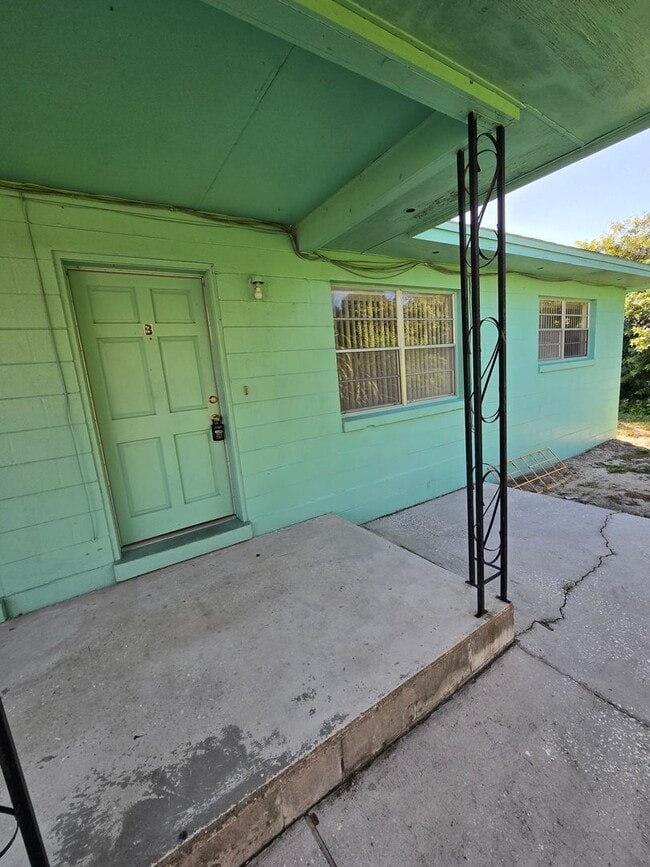 Photo - SPACIOUS 2 BEDROOM 1 BATH DUPLEX LOCATED I...