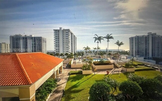 Photo - 3020 NE 32nd Ave