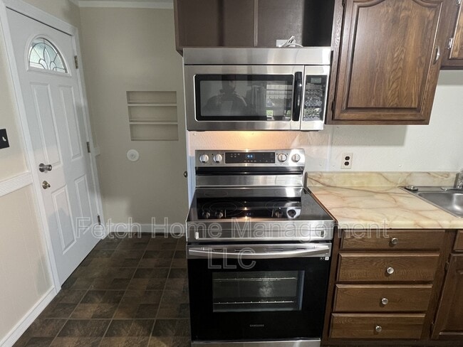 Photo - 143 Cedar St