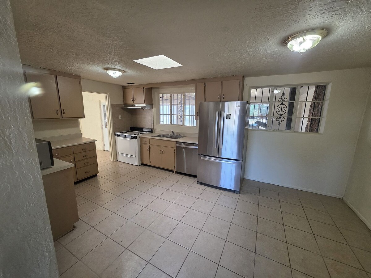 Photo - 5301 Mescalero Rd NE