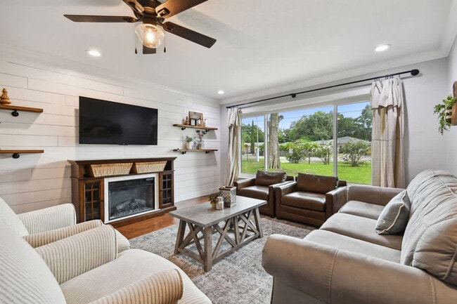 Photo - 907 Crenshaw Lake Rd Apartamento Unidad ID1234468P