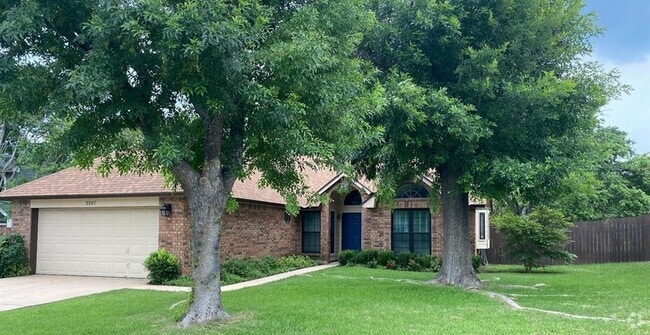 Building Photo - 2207 Warfield Way Rental