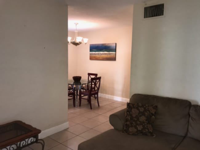 Photo - 265 SW 7th St