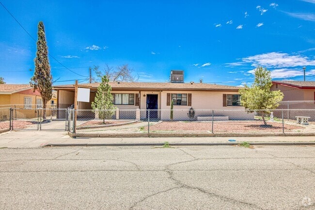 Building Photo - Beautiful 3 bed-1 bath house
