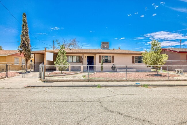 Building Photo - Beautiful 3 bed-1 bath house