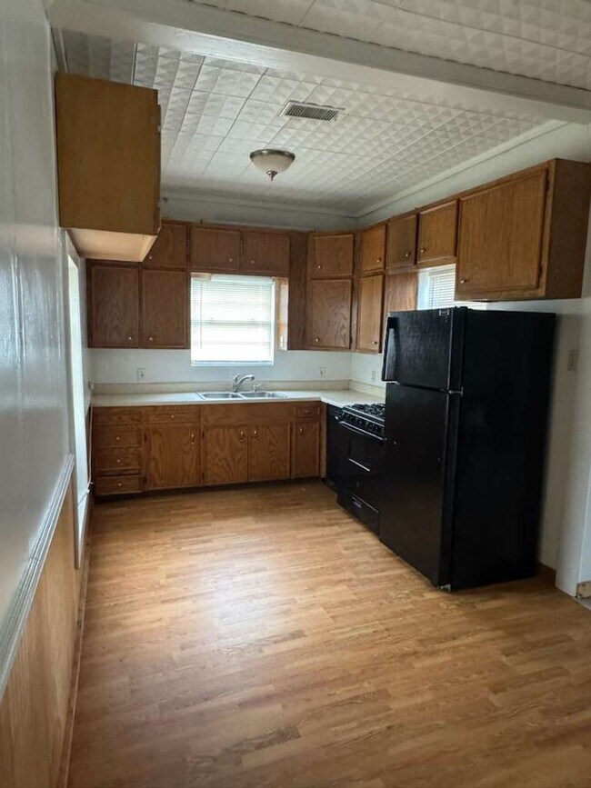 Photo - 510 W Bilbo Ave