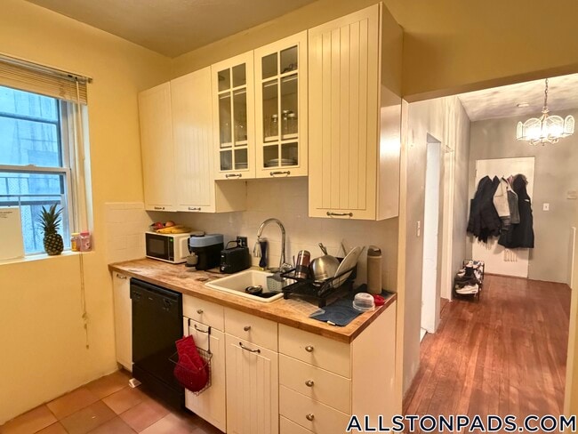 Photo - 86 Glenville Ave Unit 7