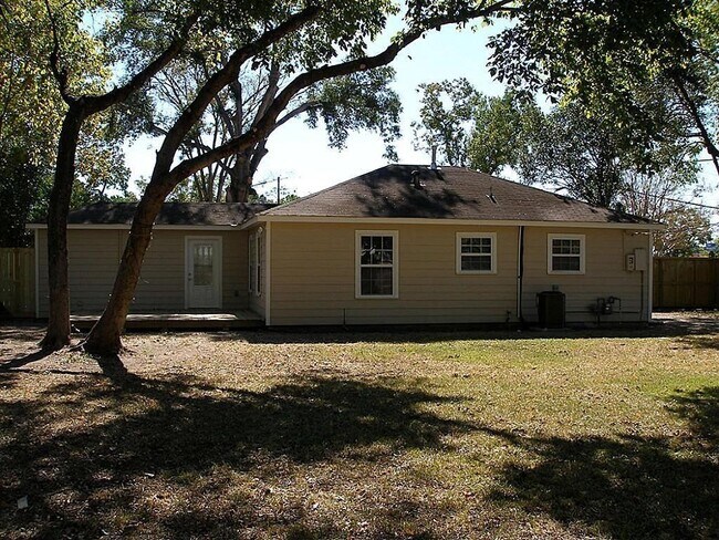 Photo - 6630 Corbin St