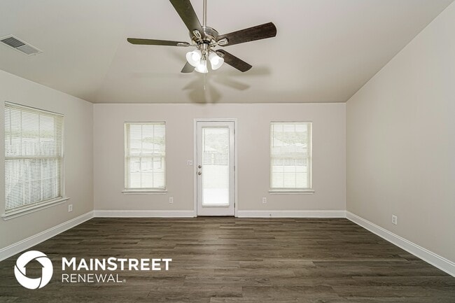 Photo - 955 Clover Ave