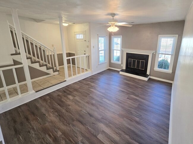 Photo - STUNNING TWO STORY 3 BEDROOM/ 2.5 BATH TOW...