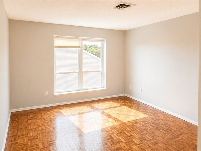 Photo - 405 Langley Rd Unit 2A