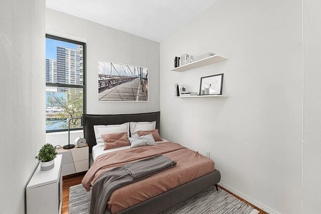 Photo - 240 W 64th St Unidad 4B