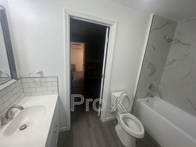 Photo - 902B S Moffet Ave