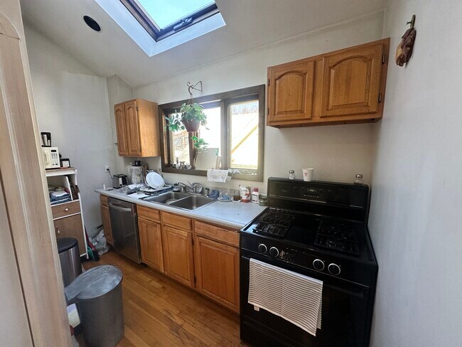 Photo - 147 Willow Ave Unit 3