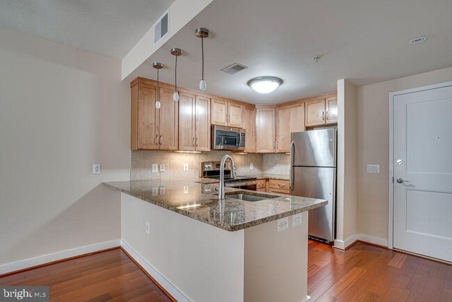 888 N Quincy St Unidad 707