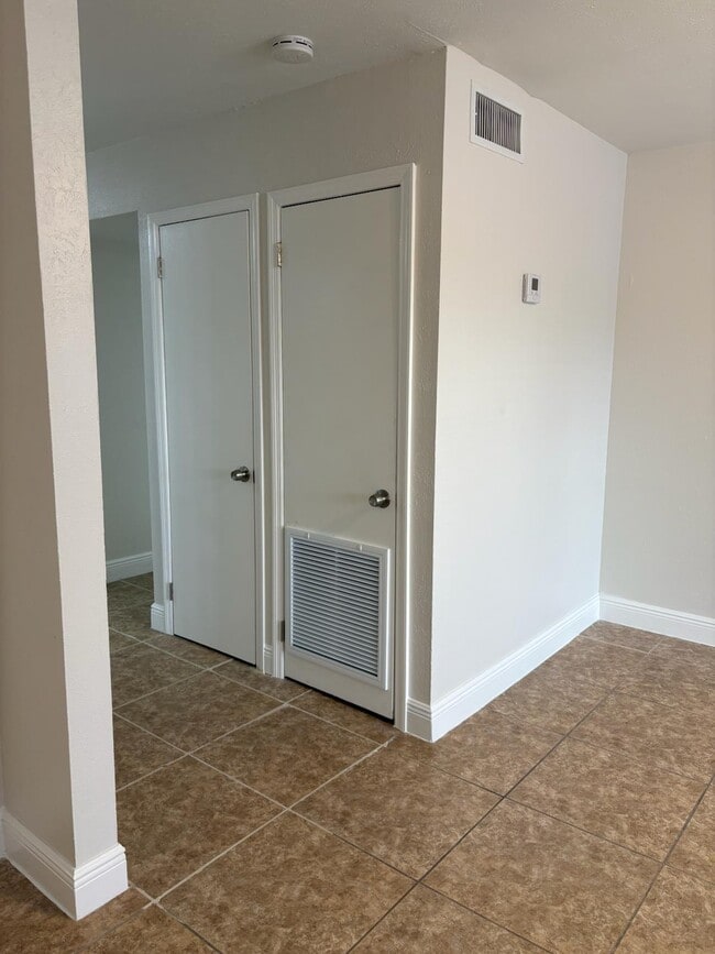 Building Photo - 2227 Lyme Bay Dr Rental
