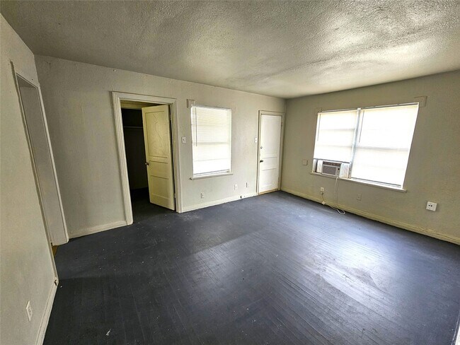 Photo - 1135 5th Ave N