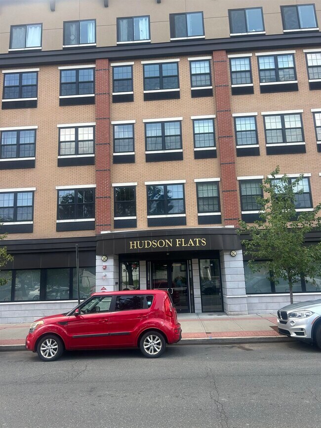 Building Photo - 304 Broadway Unit 407 Rental