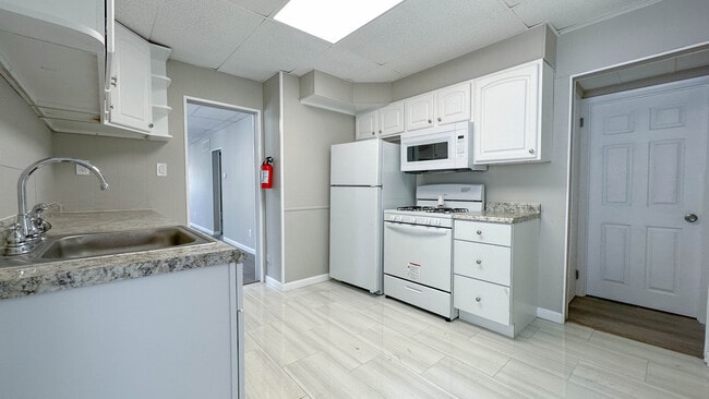 Photo - 808 E Main St