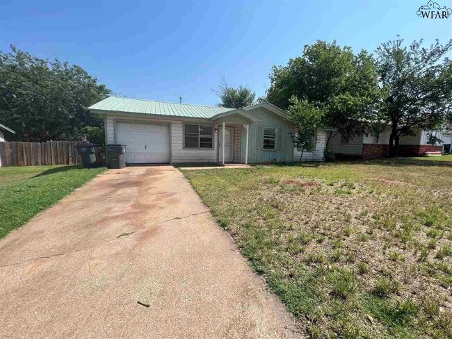 Photo - 1116 Ireland St Casa