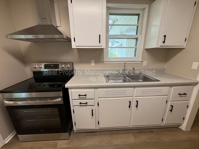 Photo - 2523 Overbrook Dr
