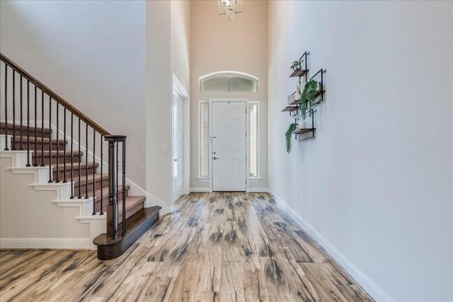 Photo - 709 Kingston Pl