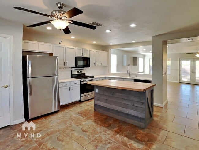 Photo - 10668 S Silverbluff Dr