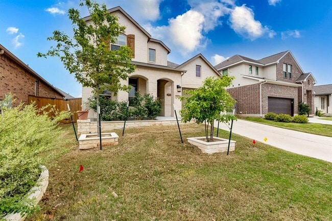 Photo - 833 Whitetail Dr