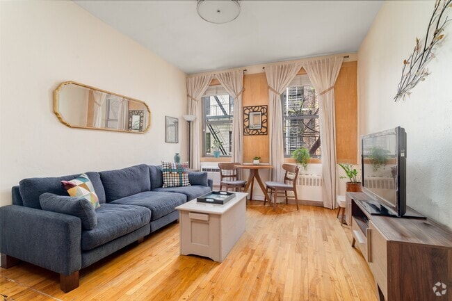 Building Photo - 415 E 80th St Rental