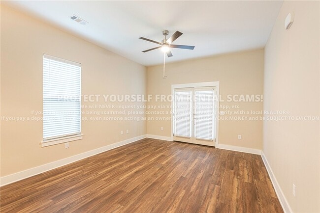 Photo - 886 S Hill Ave