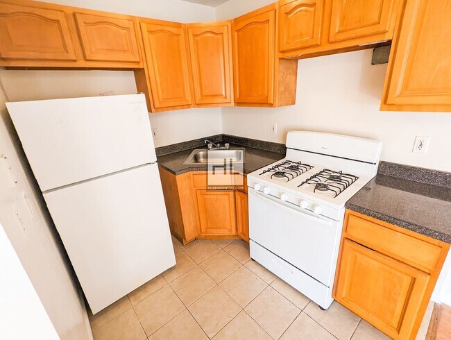 Photo - BROADWAY Unit 2B