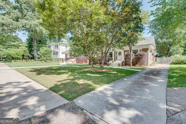 Photo - 2104 Delano Dr NE