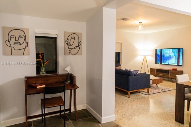 Photo - 2040 NE 173rd St