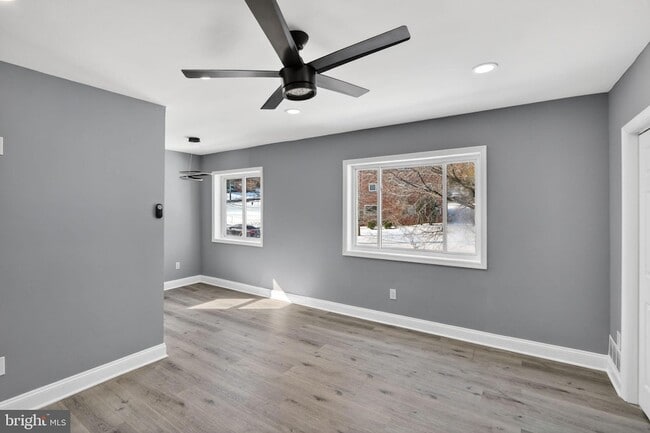 Photo - 146 Joliet St Unit B