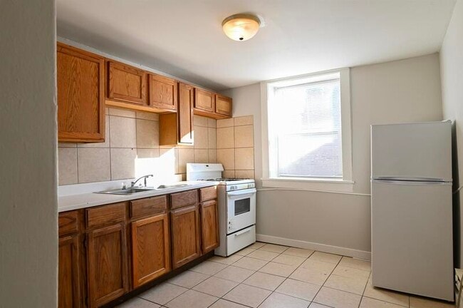Building Photo - 1141 S 30th Ave Unit Apt 13