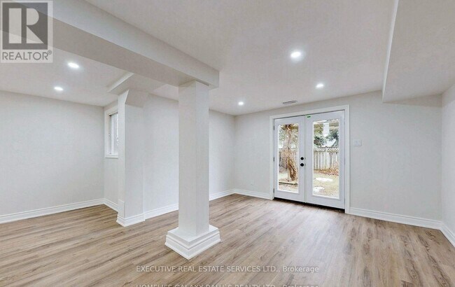 Photo - 11 Upland Dr