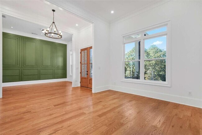 Photo - 1525 Tapestry Ridge SE