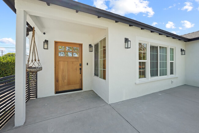 Photo - 6501 Hesperia Ave