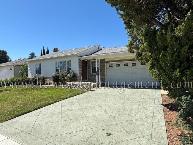 Building Photo - Lovely Home in a Quiet Neighborhood