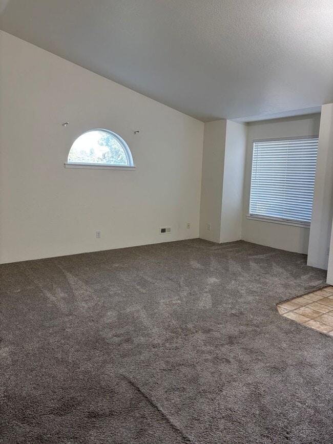 Photo - 640-642 W Helen Ave
