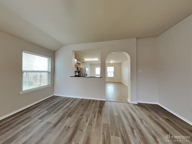 Photo - 336 Carlyle St