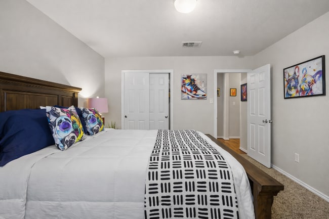 Photo - 619 Starlight Dr