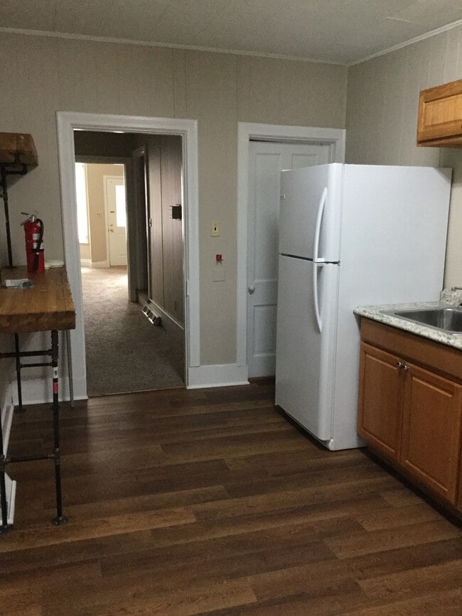 Photo - 3 Bedroom, 2 1/2  Bathroom half duplex, $1100 mo - Available December 19