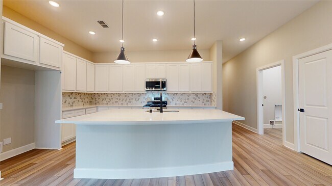 Photo - 122 Hazelnut Dr