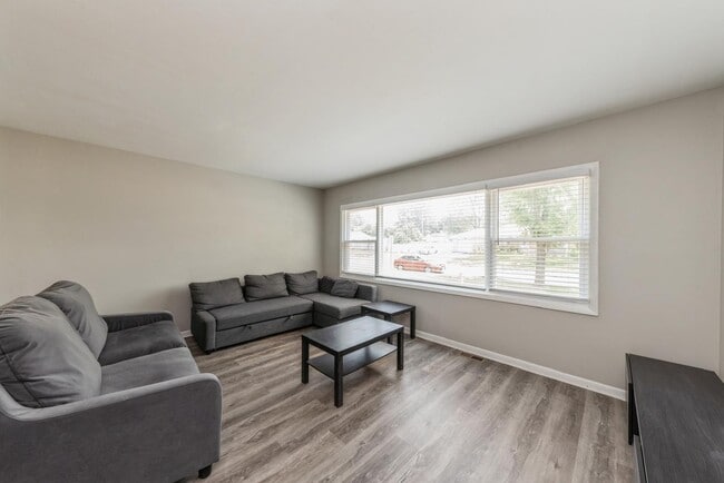 Photo - 856 E Capri Dr Unit 1