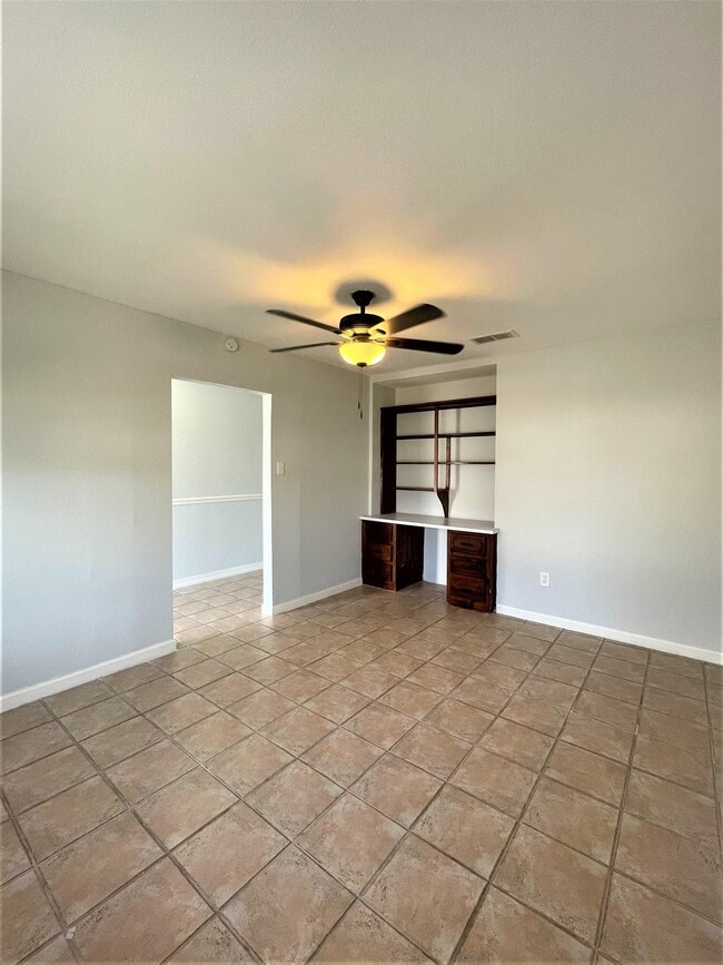 Photo - 131 Dennis Dr